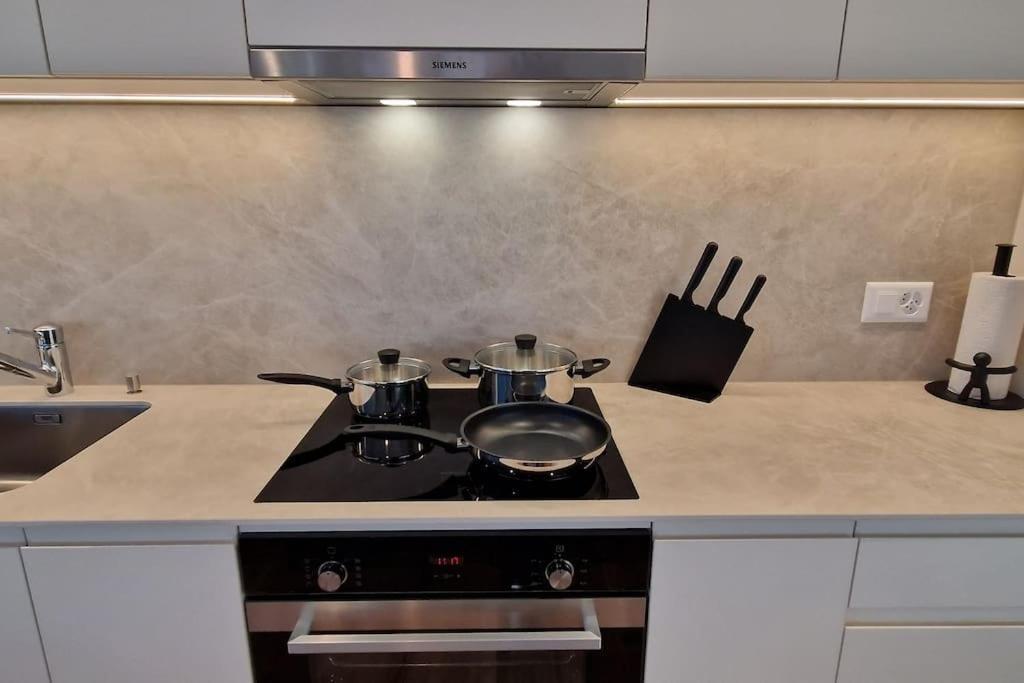 Visionary Hospitality Rothenburg, Lucerne - Premium Apartments With Free Parking, Washer, Kitchen, Terrace, 15' City Exterior photo